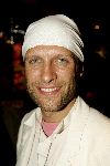 Amsterdam 26 oktober 2004
Premiere Gay in Pathe de Munt.
Hugo Metsers III met hoofddoek
