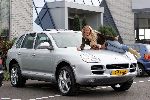 Nieuwerkerk a/d Ijssel 1 november 2004
Inge de Bruijn met haar nieuwe Porsche Cayenne