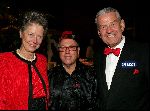 Hong Kong 11 oktober 2004
Princess Model of the world verkiezing.
Joop Braakhekke met chinese kleding  en Jaap Rost Onnes en Mary Rost Onnes