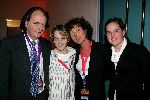Leiden 25 oktober 2004
Premiere Holiday on ice in Groenoordhallen.
Jean v d Velde met zijn zoon Jannick v d Velde en zijn vrouw en dochter