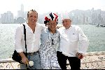 Hong Kong 8 oktober 2004
Princess Model of the world verkiezing.
Cas Spijkers   met Gordon en Joop Braakhekke