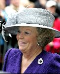Den Haag 20 oktober 2004
Prinses Maxima bij Raad v State. 
Koningin Beatrix