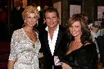 Amsterdam 18 oktober 2004
Uitreiking Beau Monde awards in Tuschinski.
Estelle Gullit Leco v Zadelhoff en Leontine Borsato