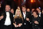 Amsterdam 21 oktober 2004
Uitreiking van de televizierring in HMH.
Mariska Bauer met ouders van Frans Bauer en Reinout Oerlemans en Peter v d Voorst
