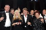 Amsterdam 21 oktober 2004
Uitreiking van de televizierring in HMH.
Mariska Bauer met ouders van Frans Bauer en Reinout Oerlemans en Peter v d Voorst