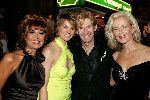 Amsterdam 18 oktober 2004
Uitreiking Beau Monde awards in Tuschinski.
Addy v d Krommenacker met Sandra Reemer Jette v d Mey en Pernille la Lau