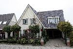 Uitgeest 16 oktober 2004
Nieuwe huis Rafael v d Vaart en Silvie Meis.
