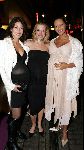 Amsterdam 18 oktober 2004
Uitreiking Beau Monde awards in Tuschinski.
Vivian reys Sonja Silva en Annemarie Engelkes hoogzwanger