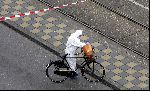 Amsterdam 2 november 2004
Theo v Gogh vermoord in Amsterdam. Sporenonderzoek door politie. Theo zijn fiets