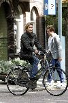 Amsterdam 2 oktober 2004
Wendy v Dijk op fiets in Amsterdam