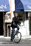 Amsterdam 2 oktober 2004
Wendy v Dijk op fiets in Amsterdam