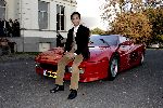 Zeist 26 oktober 2004
Presentatie dvd Wibi Soerjadi in zijn huis.
Wibi met ferrari