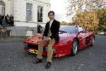 Zeist 26 oktober 2004
Presentatie dvd Wibi Soerjadi in zijn huis.
Wibi met ferrari