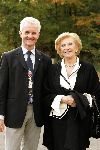 Zeist 26 oktober 2004
Presentatie dvd Wibi Soerjadi in zijn huis.
Wil Hartog met een kennis