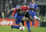 Eindhoven, 15 Oktober 2005
Kompetiewedstrijd Seizoen 2005/2006
PSV-AZ, eindstand 3-0
Arouna Kone in duel met Ron Vlaar
© foto Peter Smulders BV
