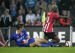 Eindhoven, 15 Oktober 2005
Kompetiewedstrijd Seizoen 2005/2006
PSV-AZ, eindstand 3-0
Arouna Kone in duel met Ron Vlaar
© foto Peter Smulders BV