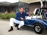 Golfclub De Lage Vuursche.
Hoofd Greenkeeper Arnoud de Jager met de door hem gekochte buggy van Prins Bernhard.