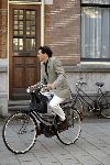 Amsterdam 3 oktober 2005
Edwin de Roy v Zuydewijn op fiets op pc hooftstraat