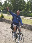 Volendam 2 Augustus 2005
FC Volendam trainer Ernie Brandts op de fiets van het satdion naar huis