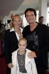 Tilburg 23 oktober 2005
Premiere Annie in schouwburg Tilburg.
Guus v d Meer met vrouw en dochter