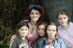 Efteling Kaatsheuvel, 15 Oktober 2005
Kim Lian v d Meij met een aantal kinderen