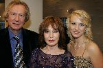 Tilburg 23 oktober 2005
Premiere Annie in schouwburg Tilburg.
Liesbeth list met man en met dochter