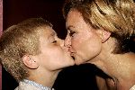 Amsterdam 2 oktober 2005
Premiere Beauty and the beast in Carre.
Mariska v Kolck en   haar jarige zoon Christophe