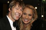 Amsterdam 21 oktober 2005
Televizierringuitreiking in ij theater.
Patty Brard met vriend