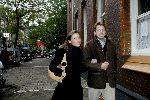 Amsterdam 19 oktober 2005
Prins Floris en zijn verloofde an het shoppen op de pc hooftstraat de dag voor hun trouwerij/huwelijk.
