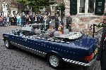 Naarden 20 oktober 2005
Trouwen Prins Floris en Aimee Sohngen in stadhuis Naarden.
in mercedes cabrio