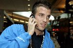 Amsterdam 9 oktober 2005
Aankomst Nederlands elftal op schiphol na kwalificatie WK
Rafael  v d Vaart met gsm