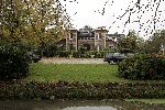 Nigtevecht 29 oktober 2005
Vecht voor de Vecht. Bewoners van Nigtevecht zijn tegen de aanleg van snelweg de A6 door de weilanden bij Nigtevecht.
Oa Wendy v Dijk Jort Kelder en Georgina Verbaan wonen daar in Zwaanwijck