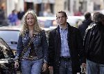 Amsterdam 1 oktober 2005
Wesley Sneijder met vrouw  winkelen op pc hooftstraat.