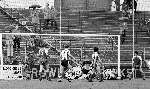 Rotterdam, 24 mei 1981
PSV-SPARTA, eindstand 3-0
Dick Advocaat scoort voor Sparta, doelman Pim doesburg is verslagen, verder op de foto Willy Janssen (R) en geheel links rob Landsbergen