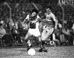 1984
AJAX-PSV
Ernie Brandts in duel met Gerald Vanenburg
Shirtje trekken