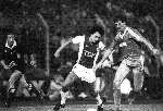 1984
AJAX-PSV
Ernie Brandts in duel met Gerald Vanenburg
Shirtje trekken