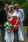 Grant & Forsyth trouwen met hun vader Bruce Forsyth