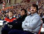 1987
Guus hiddink met naast hem zijn assistent Willy v d Kuylen en Pim doesburg