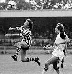 Michel Valke in duel met Graeme Rutjes
PSV-Excelsior 1979