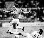 Eindhoven, 1989
PSV-VVV
Rene v d gijp in duel met oud Edwin v d Berg Henegouwen