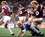 SC Anderlecht-PSV met links Adri v Tiggelen
Ronald Koeman 1988