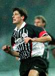 Eindhoven, 7 december 1997
PSV-Willem II
Wim Jonk in duel met Galasek