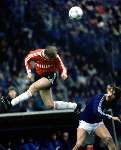 PSV-FC Den bosch
Wim Kieft koppend en rechts de latere PSV-er Hendri Kruzen