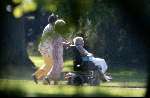 Soestdijk 29 juni 2003

prins bernhard verjaardag op soestdijk.

prinses juliana in een rolstoel

Peter Smulders bv