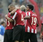 Eindhoven, 17 September 2006
Kompetitiewedstrijd PSV-Feyenoord, eindstand 2-1
Alex PSV wordt gefeliciteerd met zijn 2-0