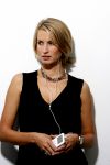 Nigtevecht 31 augustus 2006
Anouk Smulders met apple i pod.