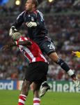 Eindhoven,12 September 2006
Champions League wedstrijd PSV-FC Liverpool
Arouna Kone komt net te laat doelman Pepe Reina redt