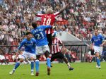 Eindhoven, 17 September 2006
Kompetitiewedstrijd PSV-Feyenoord, eindstand 2-1
Jefferson Farfan en Arouna Kone in duel met Dwight Tiendalli van Feyenoord. Geheel rechts Theo Lucius
© Foto Ronald Otter
