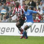 Eindhoven, 17 September 2006
Kompetitiewedstrijd PSV-Feyenoord, eindstand 2-1
Arouna Kone in duel met Dwight Tiendalli