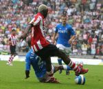 Eindhoven, 17 September 2006
Kompetitiewedstrijd PSV-Feyenoord, eindstand 2-1
Arouna Kone in duel met Dwight Tiendalli